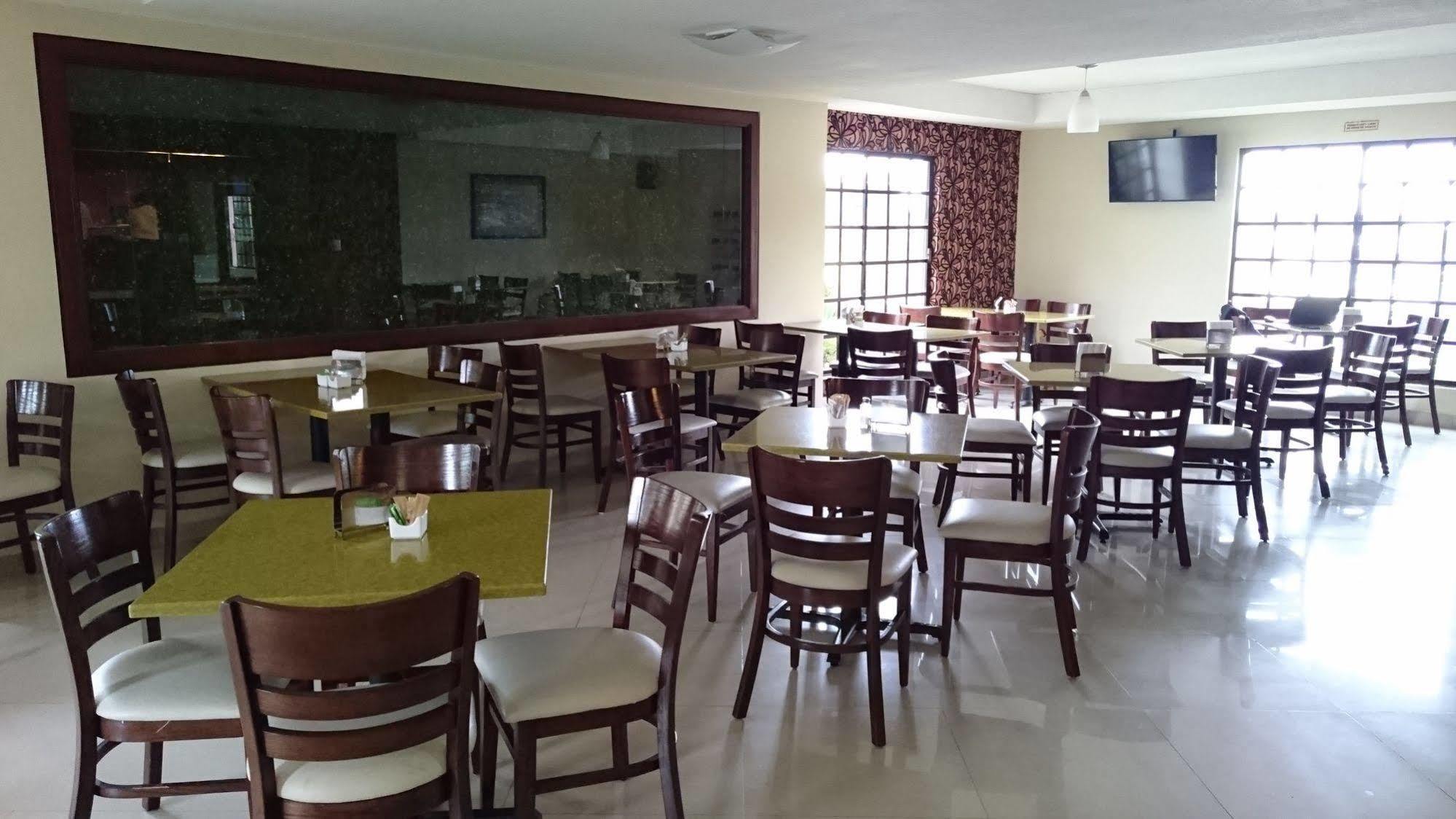 Quinta Dorada Hotel & Suites Saltillo Eksteriør billede