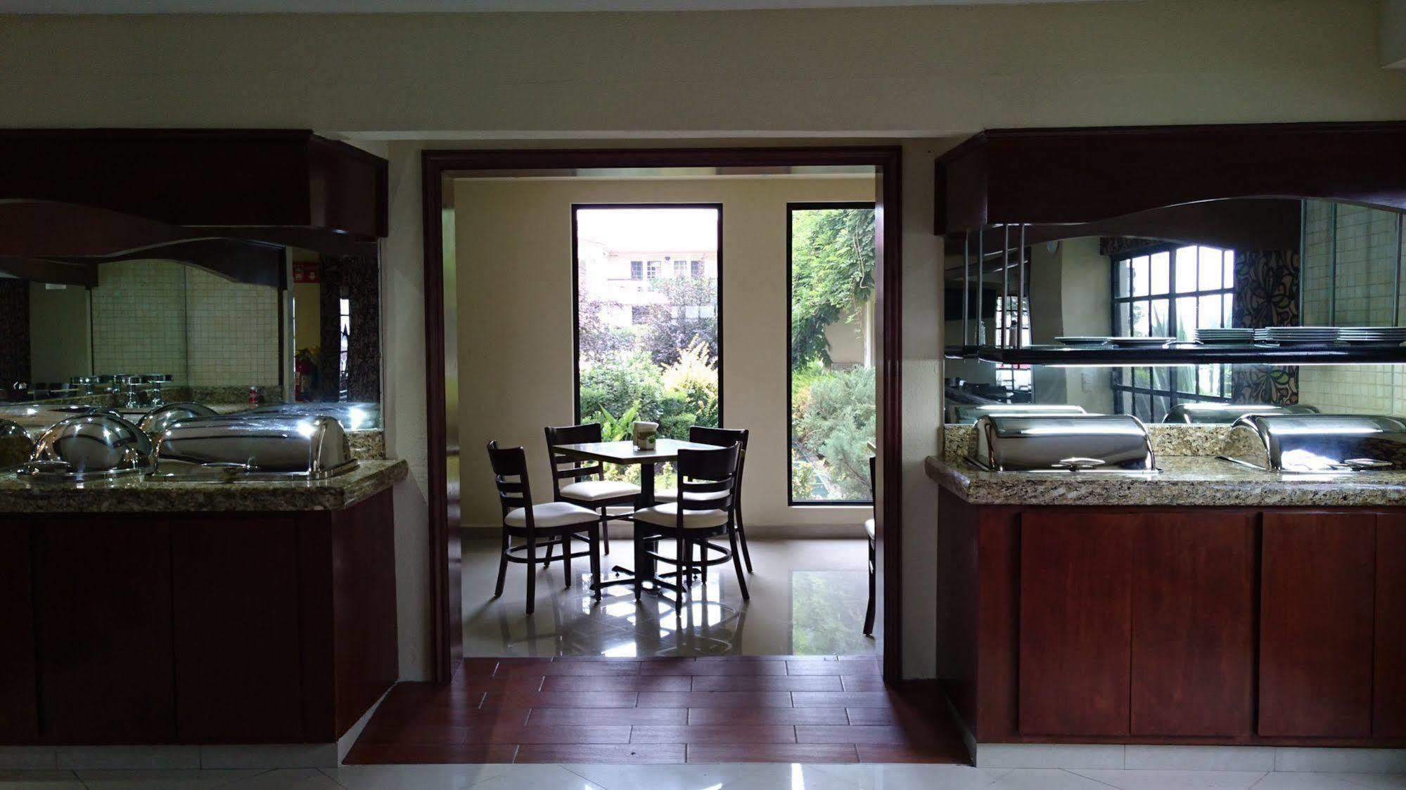 Quinta Dorada Hotel & Suites Saltillo Eksteriør billede